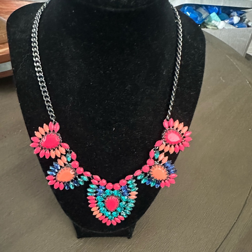 Stella & Dot statement  necklace